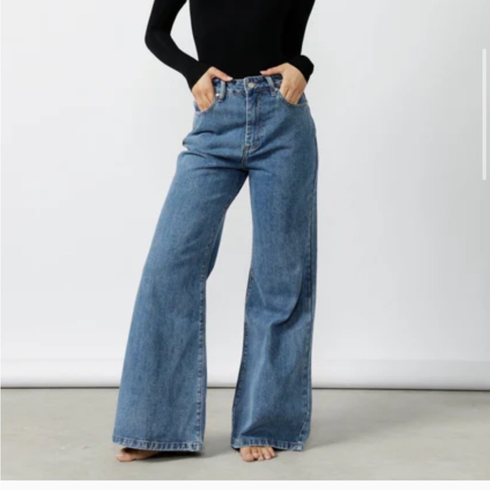 Dark wash Charcoal brand jeans, too small for me